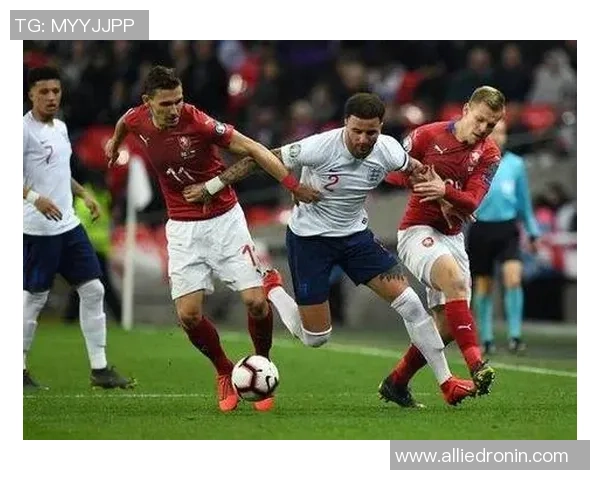 重庆足球队配合战术深度解析与对比分析